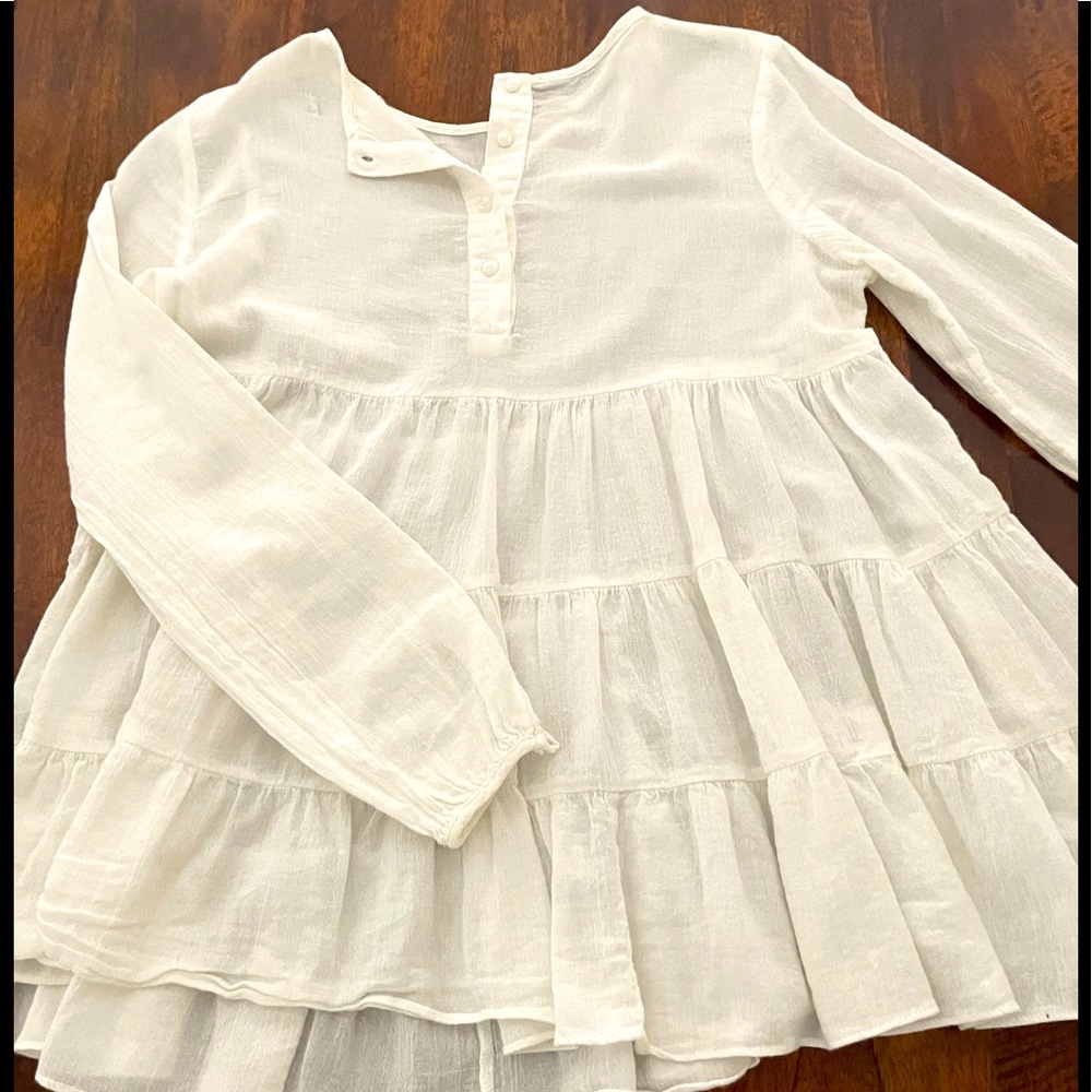 New condition -white small summer blouse
